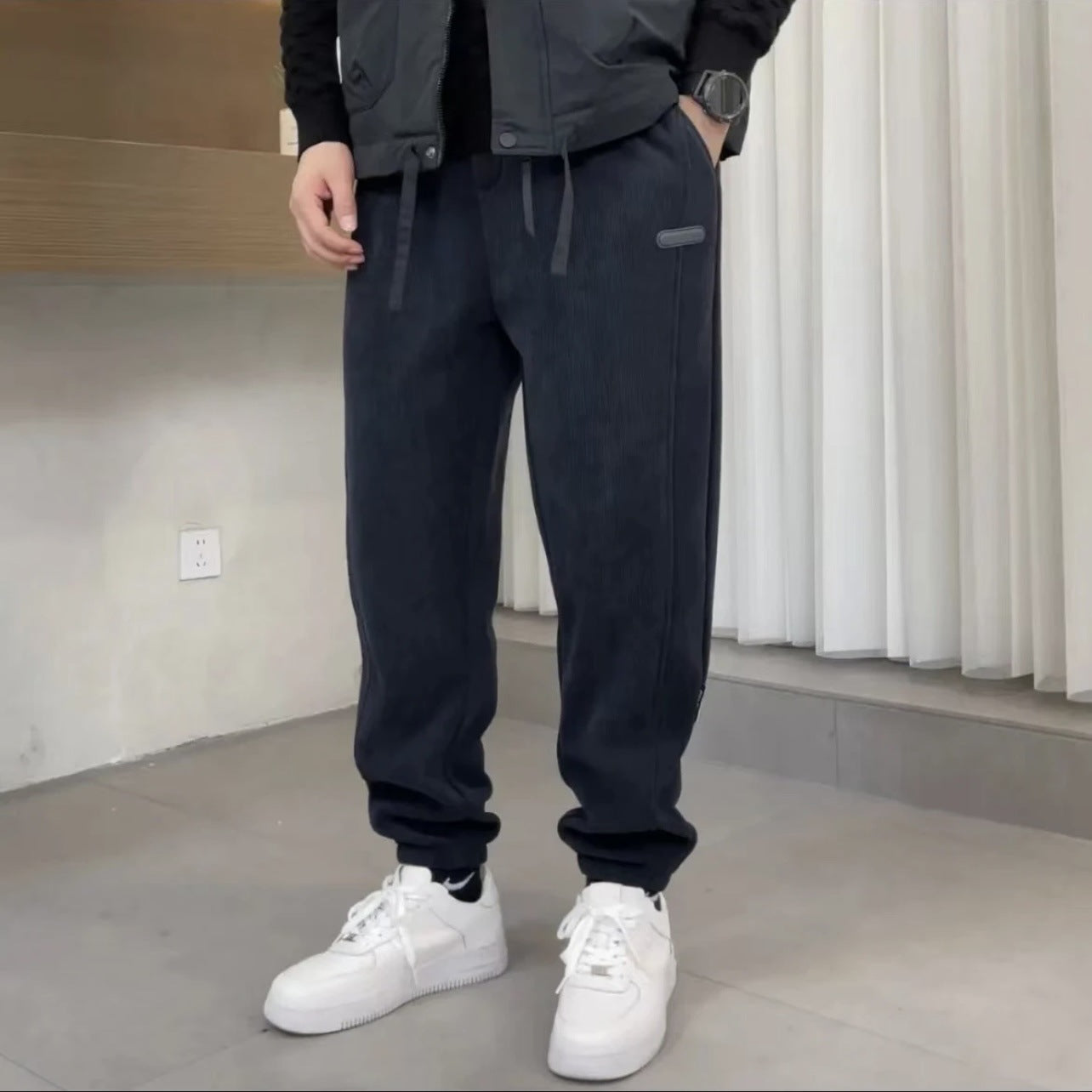 👖【M-5XL】Męskie zimowe spodnie typu casual z prostą, zwężaną nogawką i podszewką z polaru