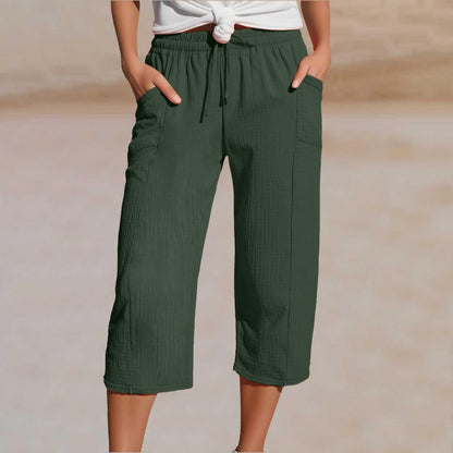 Pantaloni trei sferturi plisați pentru damă – din bumbac și in, culoare solidă