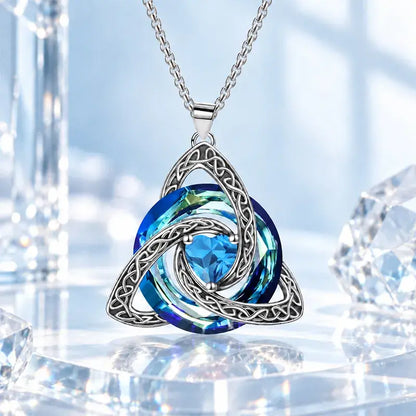 ✨ Lănțișor Elegant cu Pandantiv Nod Celtic și Piatră de Naștere (12 Culori Disponibile)! Design Deosebit în Formă de Inimă · Finisaj Electroplatit Premium · Cadoul Perfect!
