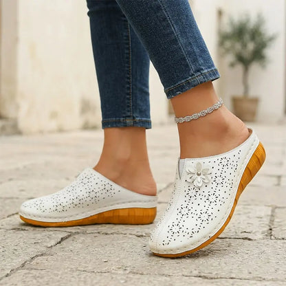 Papuci Damă din Piele Naturală 2026 | Design Perforat cu Floare Decorativă | Talpă Înaltă Confortabilă | Mărimi 36-43