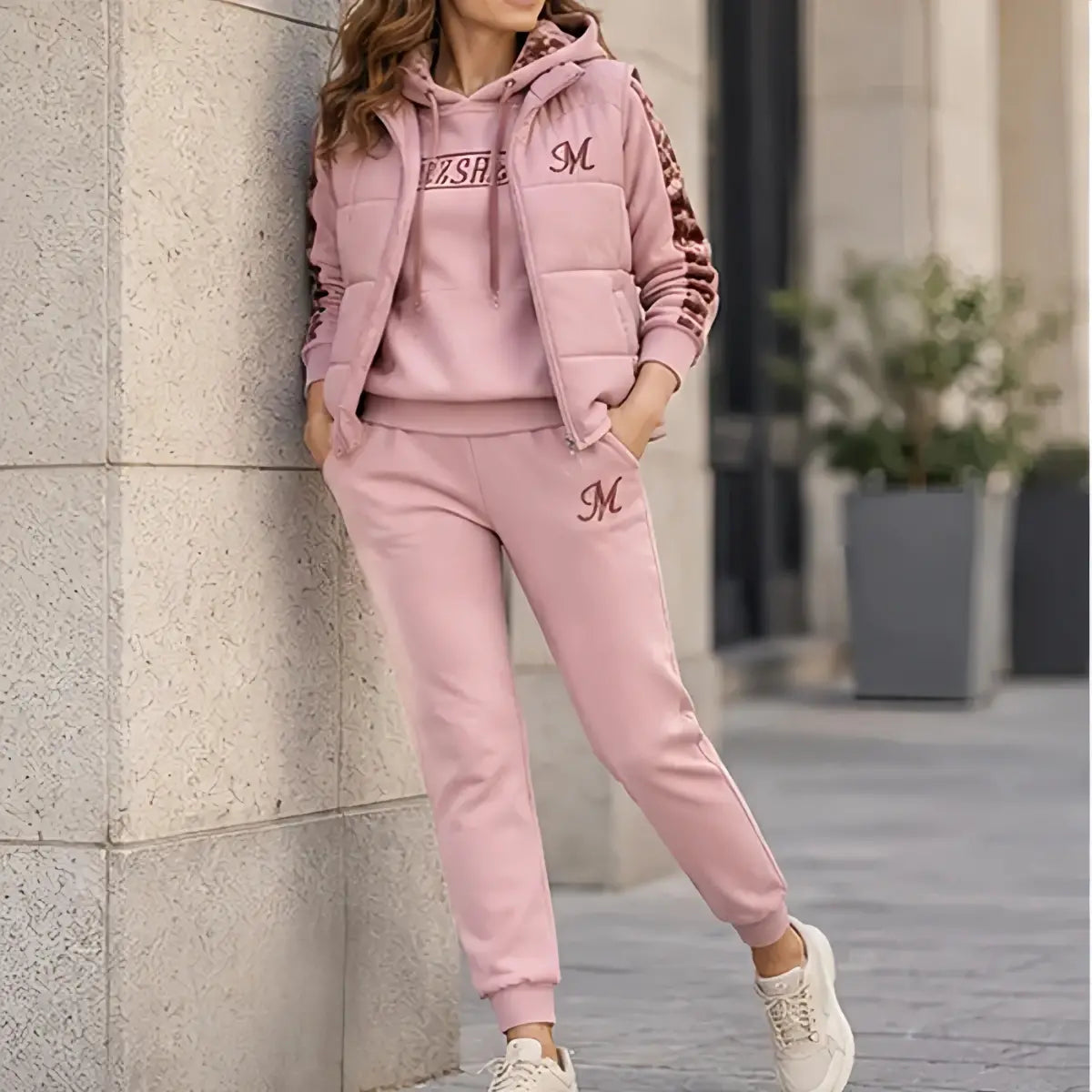 🔥🔥【Top + Vestă + Pantaloni】Set elegant și călduros din 3 piese pentru toamnă și iarnă