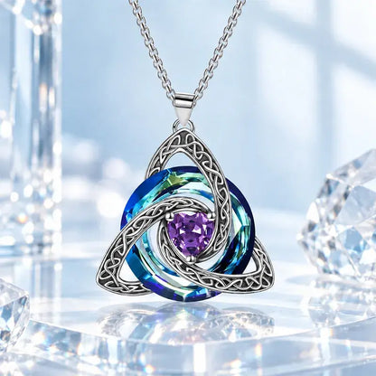 ✨ Lănțișor Elegant cu Pandantiv Nod Celtic și Piatră de Naștere (12 Culori Disponibile)! Design Deosebit în Formă de Inimă · Finisaj Electroplatit Premium · Cadoul Perfect!