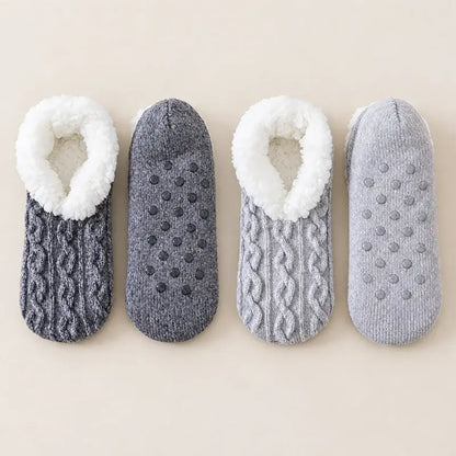🧦 Pachet Special 2 Perechi: Șosete Pufoase de Casă cu Talpă Antiderapantă din Silicon · Interior Călduros Tip Blăniță · Tricotaj Elastic cu Model Răsucit · Confort și Căldură pentru Iarnă!【Mărime unică】