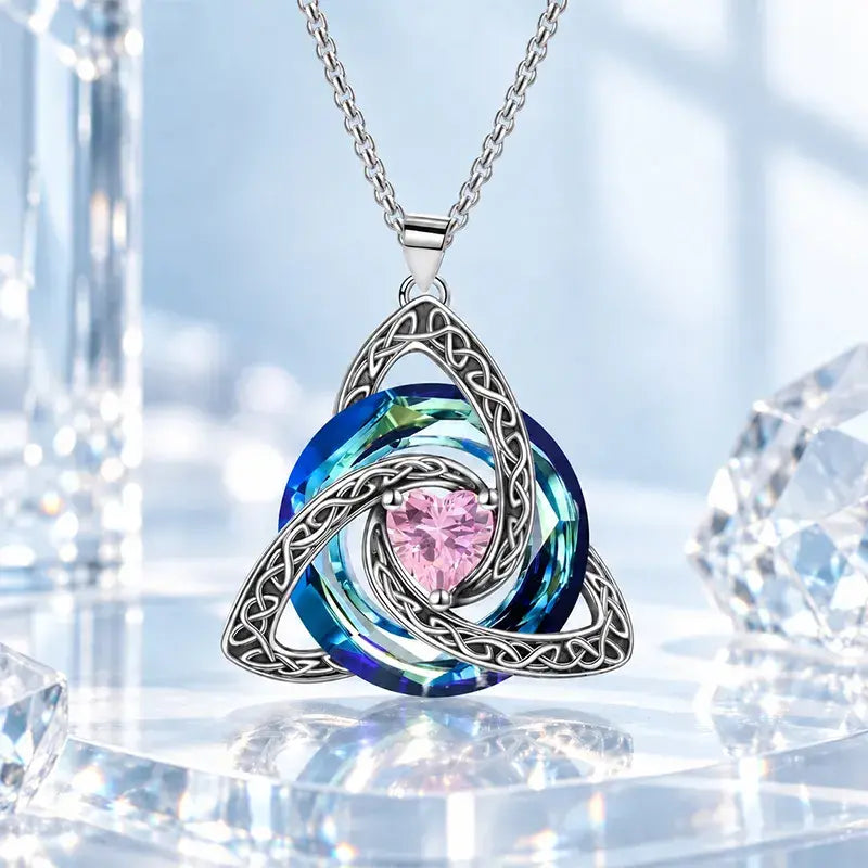 ✨ Lănțișor Elegant cu Pandantiv Nod Celtic și Piatră de Naștere (12 Culori Disponibile)! Design Deosebit în Formă de Inimă · Finisaj Electroplatit Premium · Cadoul Perfect!