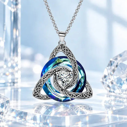 ✨ Lănțișor Elegant cu Pandantiv Nod Celtic și Piatră de Naștere (12 Culori Disponibile)! Design Deosebit în Formă de Inimă · Finisaj Electroplatit Premium · Cadoul Perfect!