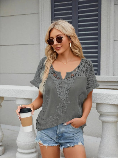 【S–6XL】Bluză elegantă pentru femei cu dantelă și decolteu în V – brodată, cu mâneci scurte